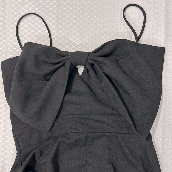 CUTE!!! Bow ๐ romper! Black, Windsor XS, spaghetti straps, comfortable pull on - Picture 2 of 6